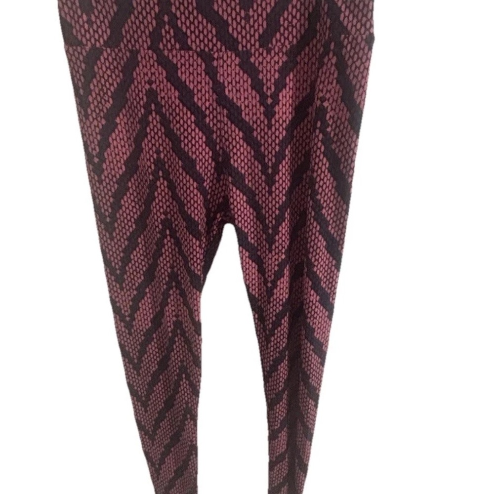 LuLaRoe Chevron Pink and Black Leggings